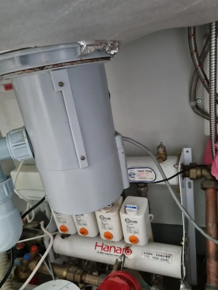 싱크대 배수구통 교체, 누수 방지와 막힘 해결을 위한 필수 작업