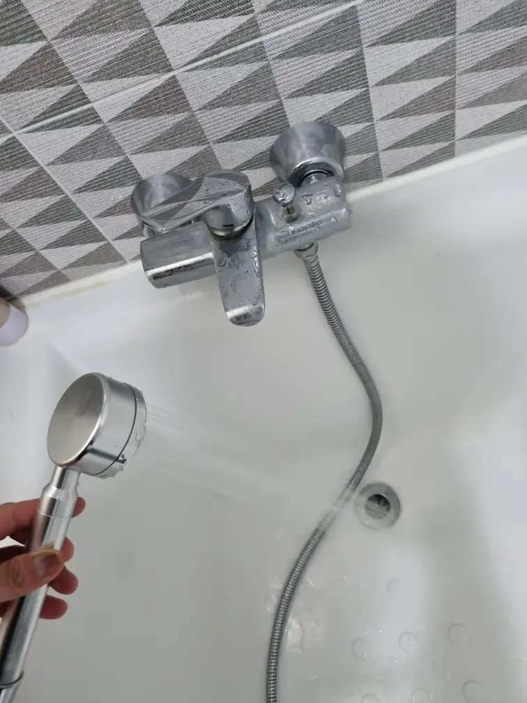 욕실 샤워기 교체, 물줄기와 사용감을 개선하는 전문 작업